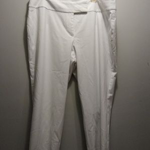 White cropped pants